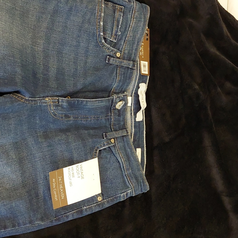 Vintage Boot-Y Jeans - Picture 3 of 4
